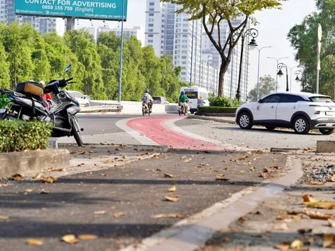 Cận cảnh đường dành riêng cho xe đạp đầu tiên ở TP.HCM trước ngày về đích