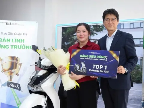 Chứng khoán KIS trao giải xe Honda SH cho nhà đầu tư