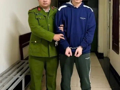 Bắt nhân viên ngân hàng Nguyễn Hoàng Giang