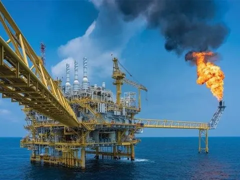 Một "đại gia" dầu khí ước doanh thu 2025 cao kỷ lục