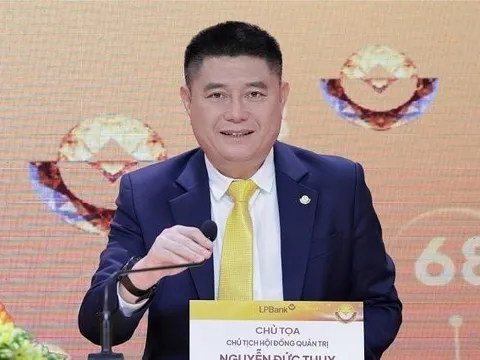 Anh em bầu Thụy rời ghế nóng, cổ phiếu ngân hàng biến động bất ngờ