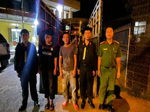 Từ tin báo của thủ kho, công an bắt tài xế Nguyễn Văn Dương và Đỗ Hoàng Tiến