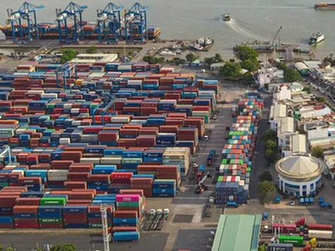 Xuất nhập khẩu cán mốc 900 tỉ USD