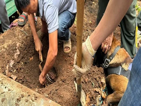 Hơn 200 cảnh sát đồng loạt khám xét nơi ở, bắt hàng chục đối tượng trong một chuyên án lớn