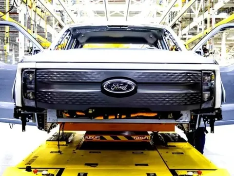 Sốc: Hãng xe lớn nhất nước Mỹ thừa nhận đi sau Trung Quốc 10 năm, buộc phải hợp tác nếu không muốn khoảng cách ngày càng lớn