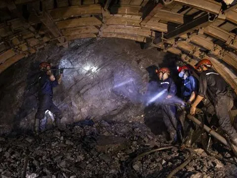 Bất chấp muôn vàn khó khăn, doanh nghiệp hơn 40 năm tuổi tạo kỳ tích chưa từng có trong lịch sử