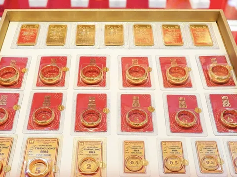 Sáng 30/12: Giá vàng thế giới lao dốc, vàng trong nước giảm gần 3 triệu đồng/lượng