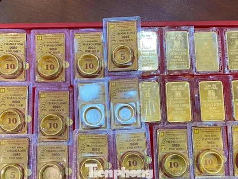 Năm biến động của giá vàng: Kẻ cười, người khóc