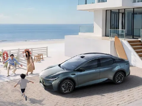 Toyota tiếp tục làm xe điện: Trang bị một loại công nghệ hỗ trợ lái nâng cao, tích hợp AI, quãng đường di chuyển hơn 600km, nhưng giá quy đổi chỉ gần 500 triệu