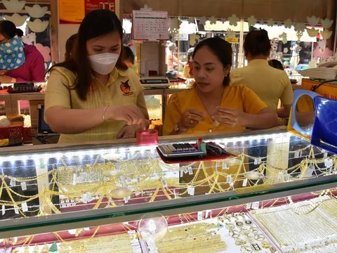 Giá vàng hôm nay 1-1: Giá vàng thế giới rơi xuống mức thấp nhất trong 3 tuần qua