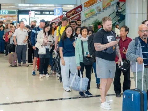 Lượng khách kỷ lục qua sân bay Nội Bài hôm nay