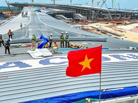 Siêu dự án 16 tỷ USD lớn nhất Việt Nam: 15.000 người "phủ kín" đại công trường ngày nghỉ lễ