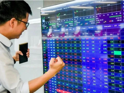 Chuyên gia chứng khoán: VN-Index có thể chạm mốc 2.500 điểm, thanh khoản 50.000 tỷ/phiên trở lại nhờ yếu tố này