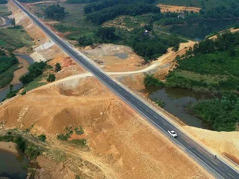 Đề xuất đầu tư cao tốc dài hơn 300km nối đến tỉnh vùng Tây Bắc giáp 2 nước láng giềng, một trong đó là quốc gia từng đông dân nhất thế giới