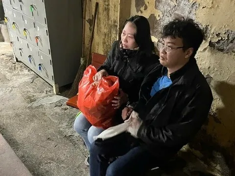 Khám xét khẩn cấp nơi ở thu 6 đơn hàng, bắt Nguyễn Tiến Thành và bạn gái
