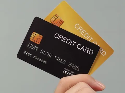 Từ nay, người mở thẻ tín dụng bắt buộc phải đến ngân hàng