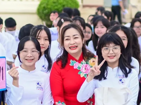 Giáo viên TPHCM sẽ nhận hàng chục triệu đồng dịp Tết, cao nhất gần 100 triệu