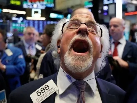 Phiên 7/1: Một cổ phiếu ngân hàng bị khối ngoại "xả" đột biến hơn nghìn tỷ đồng