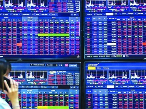 Bộ Tài chính mở rộng quy đổi nhiều chứng chỉ chuyên môn về chứng khoán