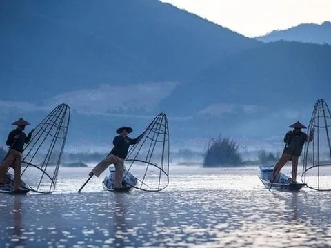 Khối ngoại "xuống tiền" mua mạnh trong phiên VN-Index lên đỉnh, tung hơn 500 tỷ gom một mã ngân hàng