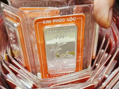 Giá bạc hôm nay 9-1: Tiếp tục giảm mạnh