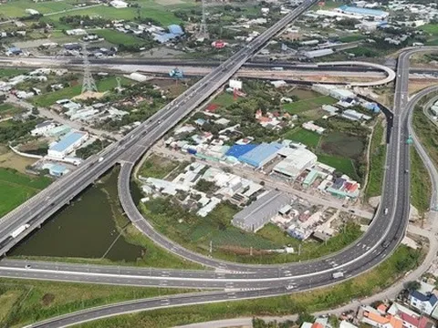 Hình hài “siêu nút giao” tại 3 tuyến cao tốc trọng điểm phía Nam