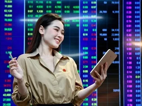VN-Index lần đầu tiên vượt 1.900 điểm