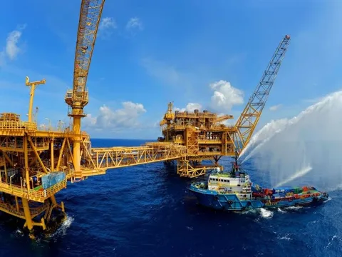Loạt dự án tỷ USD bước vào giai đoạn triển khai đồng bộ, doanh nghiệp dầu khí nào sẵn sàng "đón sóng"?