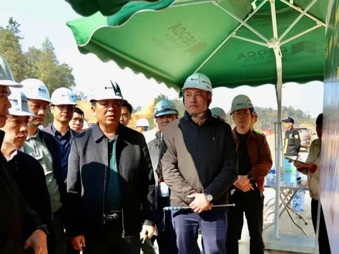 Bộ trưởng Xây dựng kiểm tra dự án cao tốc Hữu Nghị - Chi Lăng