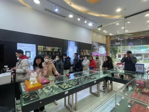 Giá bạc hôm nay 16/1: bật tăng trở lại