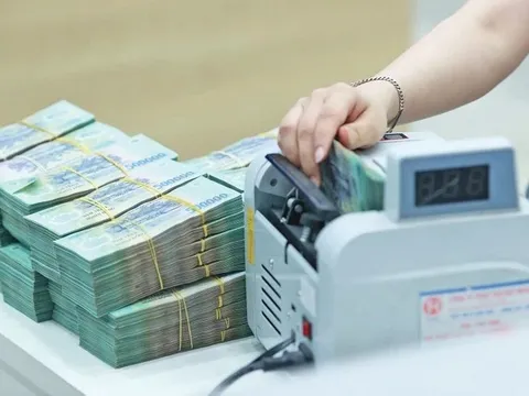 Chỉ tiêu tín dụng giảm, ngân hàng tăng thu từ đâu?