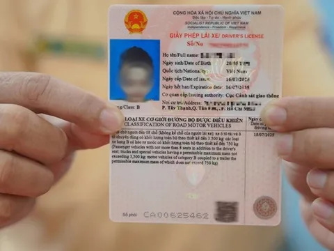Thông tin về giấy phép lái xe màu hồng mới, người dân ai cũng cần biết