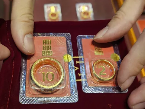 Tối 14-1, giá vàng miếng SJC lần đầu chạm mốc 163,5 triệu đồng/lượng