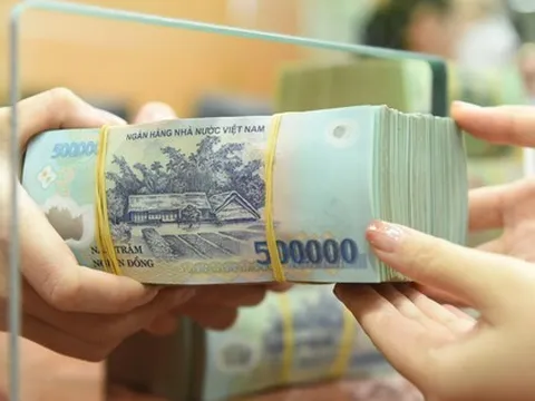 Ngân hàng niêm yết lãi suất tiết kiệm cao hàng đầu bất ngờ điều chỉnh mạnh kỳ hạn dài: Gửi 6 tháng lãi cao hơn 36 tháng