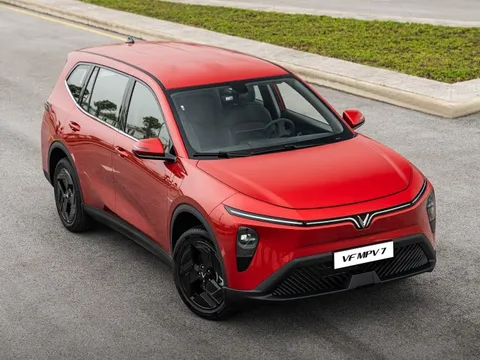 VinFast của ông Phạm Nhật Vượng tung mẫu Limo Green phiên bản 'biển trắng', giá 819 triệu đồng