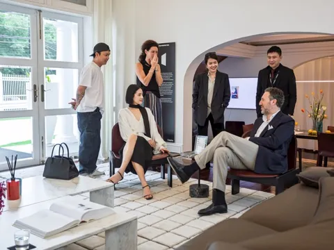 Đằng sau tấm bình phong có giá gần 2,7 tỷ đồng và cú bắt tay độc quyền của 1 công ty Việt Nam với gã khổng lồ Ý