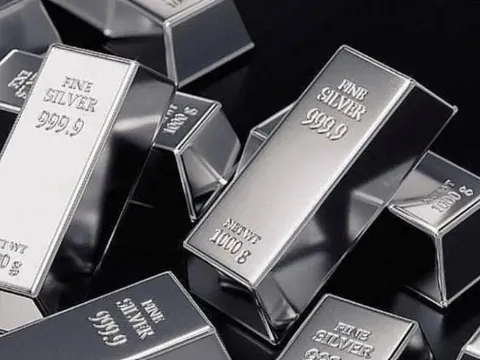 Chiều 21/1: Giá Bạc Thượng Hải hạ nhiệt sau khi lên đỉnh lịch sử, vẫn chênh hơn 9 USD so với COMEX