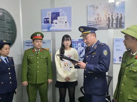 Bắt Lê Thị Phương Liên, cấm đi khỏi nơi cư trú đối với giám đốc công ty mỹ phẩm Vũ Thị Thu Hà