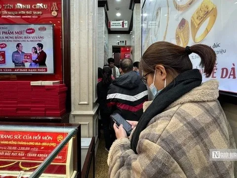 Mua bán vàng từ 20 triệu đồng phải chuyển khoản: Người mua vàng hiểu đúng để tránh bị phạt