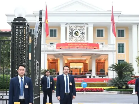 Hình ảnh bên ngoài Hội nghị lần thứ nhất Ban Chấp hành Trung ương Đảng khóa XIV