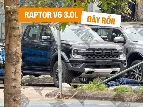 Ford Ranger Raptor máy xăng V6 về Việt Nam: Giá đồn đoán khoảng 2 tỷ đồng, nhiều trang bị hơn hẳn, dễ trở thành 'bán tải chơi'