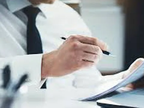 Dự án UBND tỉnh quyết định đầu tư có phải trình HĐND tỉnh thông qua?