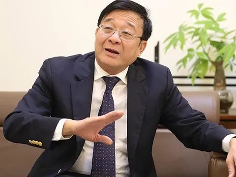 TS Nguyễn Quốc Hùng: Một khách hàng thanh toán tại showroom ô tô, hệ thống AI của ngân hàng có thể lập tức phê duyệt khoản vay trả góp