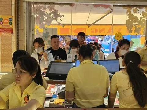 Giá vàng, bạc "nóng bỏng tay"