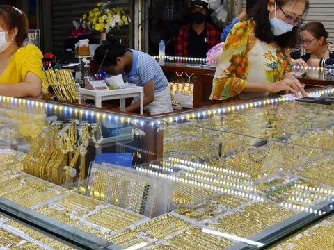 Giá vàng hôm nay 29-1: Tăng vọt gần 300 USD/ounce, lập đỉnh lịch sử mới