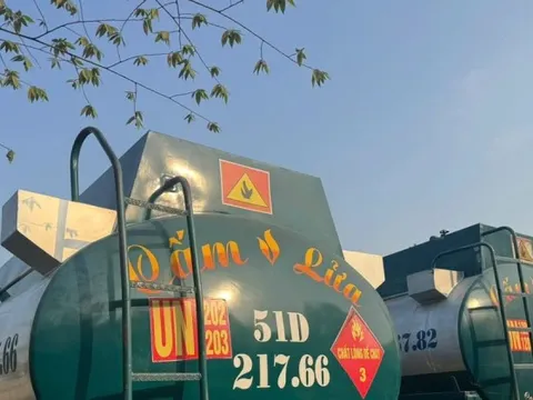 Phát hiện đường dây sản xuất xăng A95 giả quy mô lớn tại TPHCM