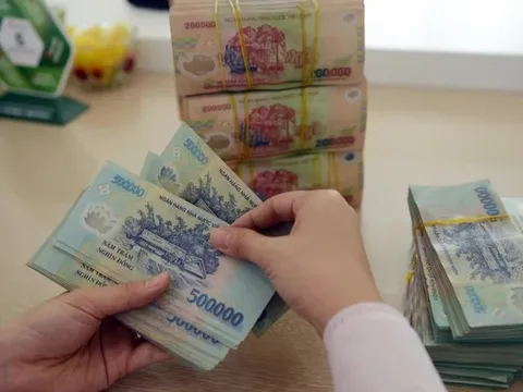 Tăng mạnh tiền lương, thưởng Tết