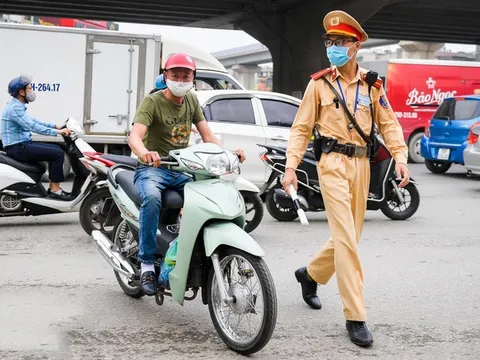 Sử dụng giấy tờ xe không chính chủ bị phạt thế nào khi vi phạm giao thông?