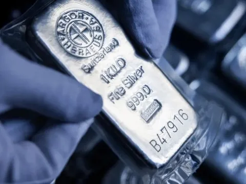 Quỹ bạc lớn nhất thế giới do BlackRock quản lý bán hơn 300 tấn bạc sau 4 ngày