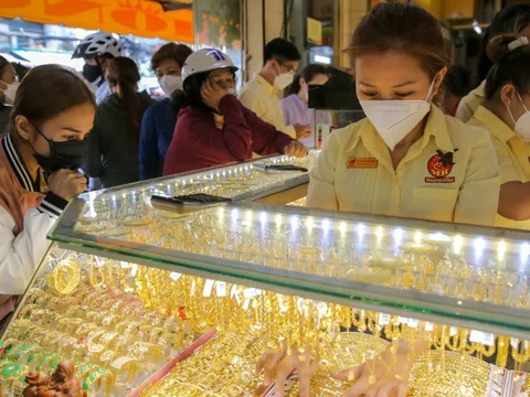 Cuối ngày 7-2, giá vàng miếng SJC cao hơn giá vàng thế giới 22 triệu đồng/lượng